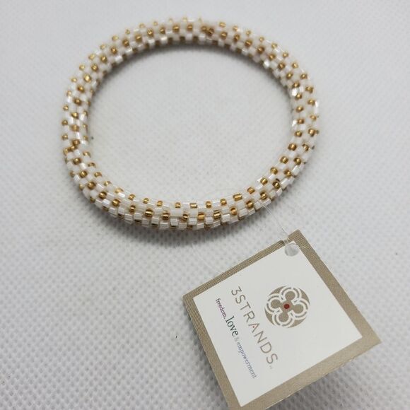 NWT 3 Strands White & Gold Colored Beaded Bracelet - Picture 5 of 5